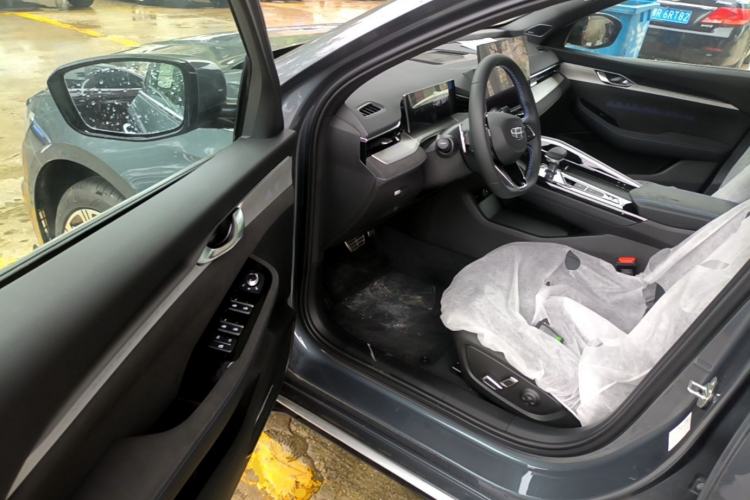 Used Geely Auto Preface 2025 Dongfang Yao 2.0TD Lanxing Edition Driver Seat
