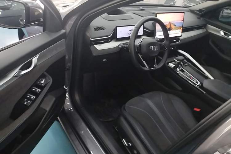 Used Geely Auto Preface 2025 Dongfang Yao 2.0TD Moonlight Edition Driver Seat