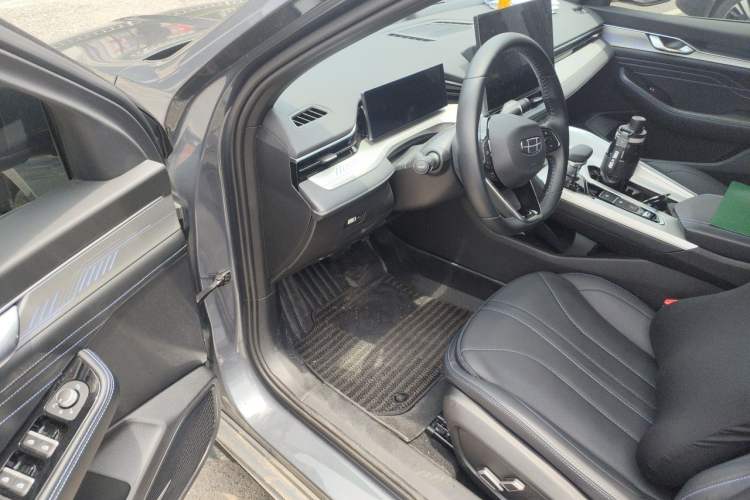Used Geely Auto Preface 2025 Dongfang Yao 1.5TD Kunlun Edition Driver Seat