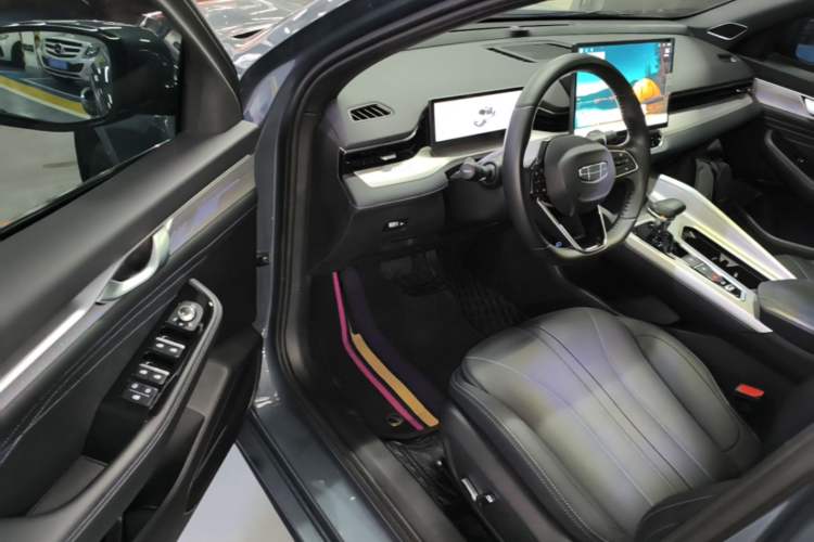 Used Geely Auto Preface 2025 Dongfang Yao 1.5TD Fuyao Edition Driver Seat