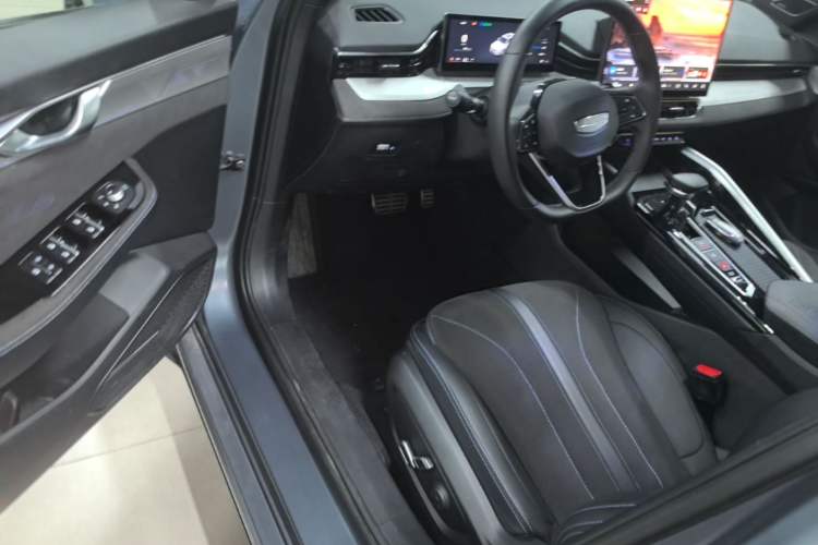 Used Geely Auto Preface 2025 Dongfang Yao 2.0TD Moonlight Edition Driver Seat