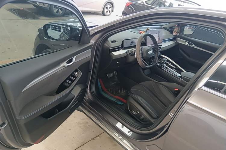 Used Geely Auto Preface 2025 Dongfang Yao 2.0TD Lanxing Edition Driver Seat
