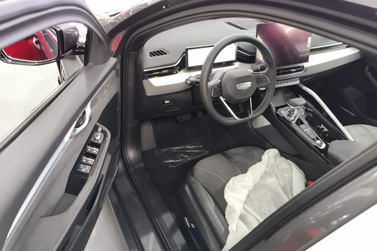 Used Geely Auto Preface 2025 Dongfang Yao 2.0TD Jin Chao Edition Driver Seat