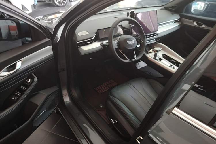 Used Geely Auto Preface 2025 Dongfang Yao 1.5TD Kunlun Edition Driver Seat