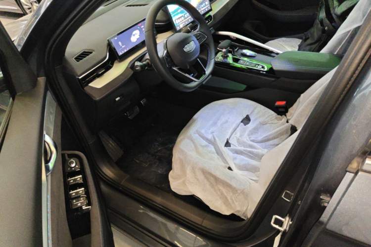 Used Geely Auto Preface 2025 Dongfang Yao 2.0TD Lanxing Edition Driver Seat