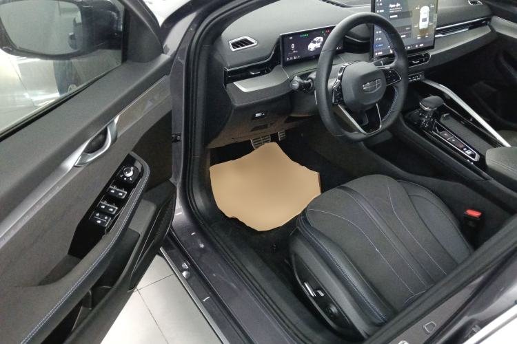 Used Geely Auto Preface 2025 Dongfang Yao 2.0TD Lanxing Edition Driver Seat