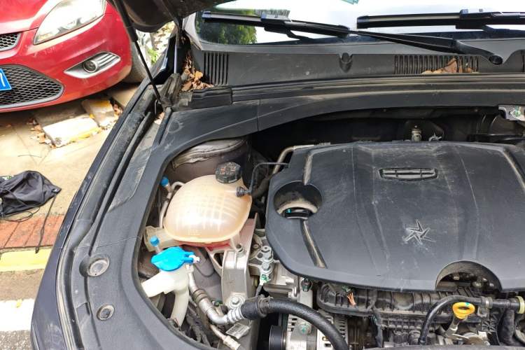 Used Geely Auto Preface 2025 Dongfang Yao 1.5TD Kunlun Edition Engine Bay Right