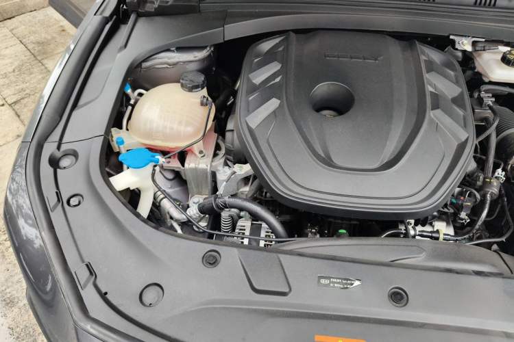 Used Geely Auto Preface 2025 Dongfang Yao 2.0TD Moonlight Edition Engine Bay Right