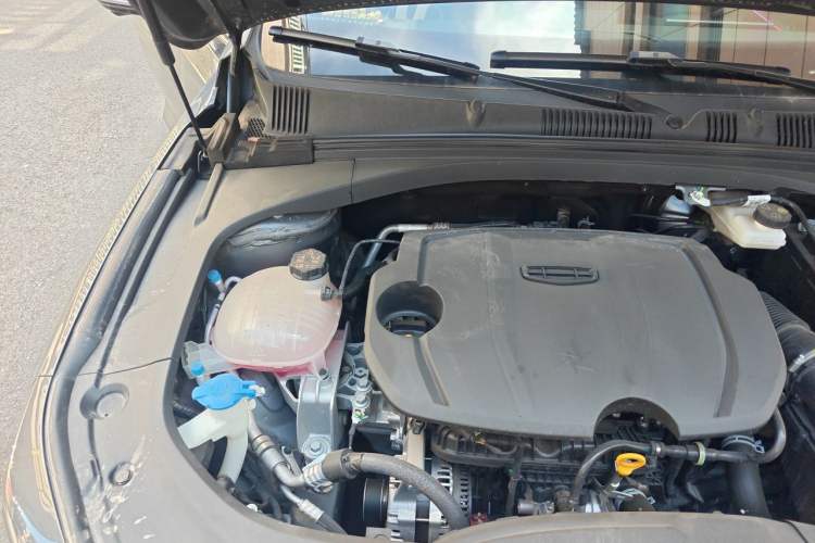 Used Geely Auto Preface 2025 Dongfang Yao 1.5TD Kunlun Edition Engine Bay Right