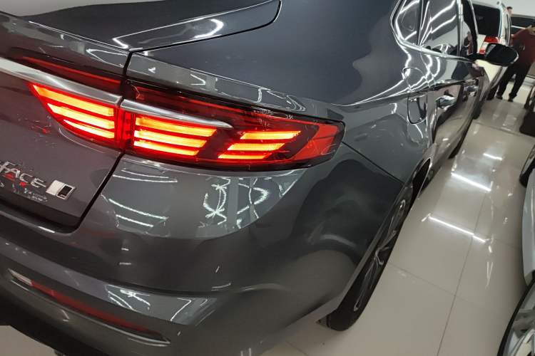 Used Geely Auto Preface 2025 Dongfang Yao 1.5TD Fuyao Edition Exterior 3