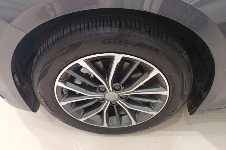 Used Geely Auto Preface 2025 Dongfang Yao 1.5TD Fuyao Edition Exterior 4