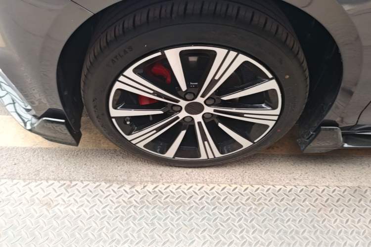 Used Geely Auto Preface 2025 Dongfang Yao 1.5TD Kunlun Edition Exterior 4