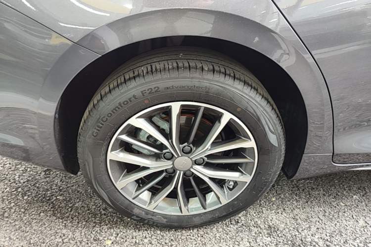 Used Geely Auto Preface 2025 Dongfang Yao 1.5TD Fuyao Edition Exterior 5