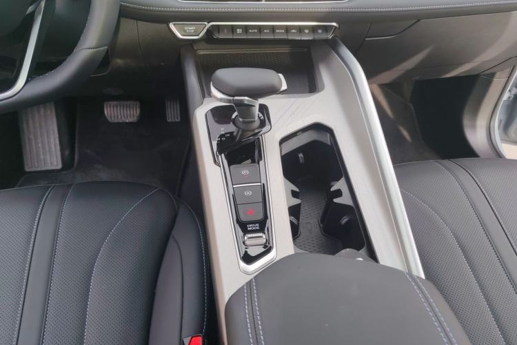 Used Geely Auto Preface 2025 Dongfang Yao 1.5TD Jinghong Edition+ Gear Lever