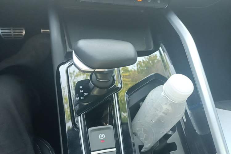 Used Geely Auto Preface 2025 Dongfang Yao 2.0TD Moonlight Edition Gear Lever