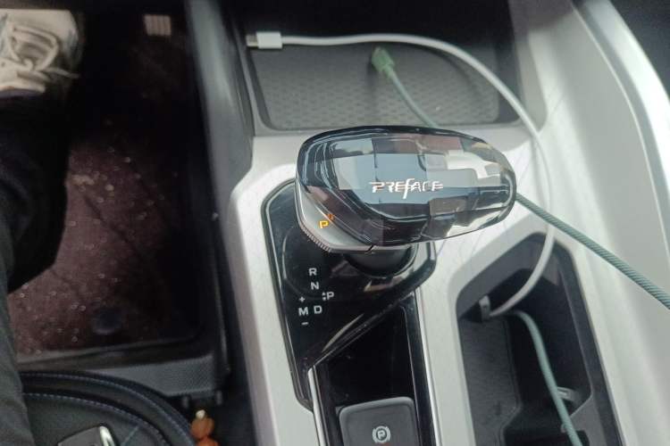 Used Geely Auto Preface 2025 Dongfang Yao 1.5TD Kunlun Edition Gear Lever