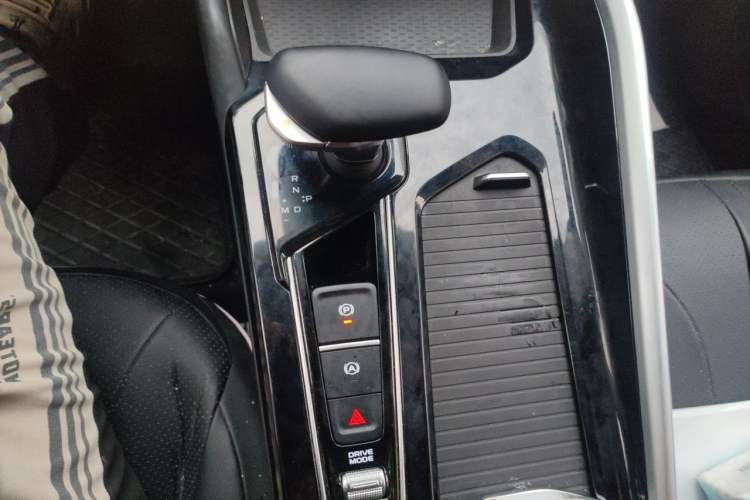 Used Geely Auto Preface 2025 Dongfang Yao 2.0TD Jin Chao Edition Gear Lever