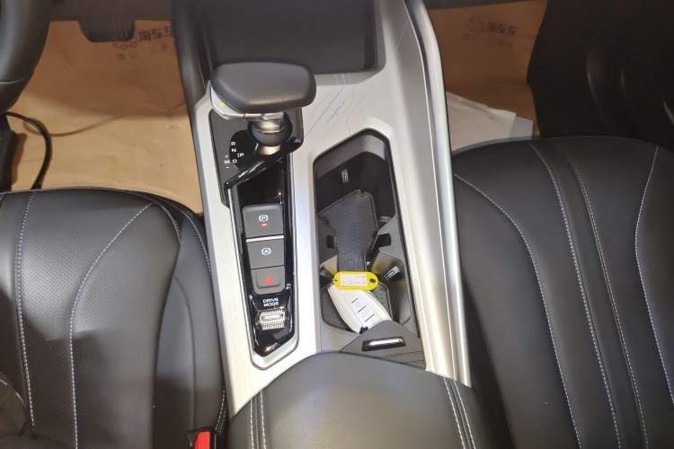 Used Geely Auto Preface 2025 Dongfang Yao 1.5TD Fuyao Edition Gear Lever