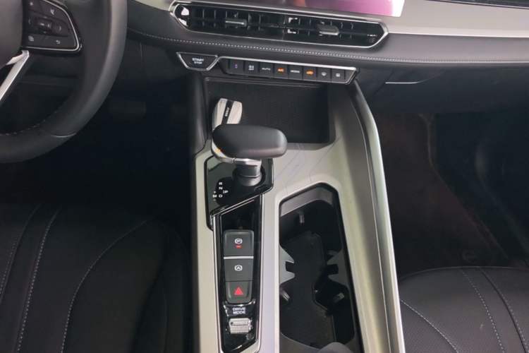 Used Geely Auto Preface 2025 Dongfang Yao 1.5TD Fuyao Edition Gear Lever