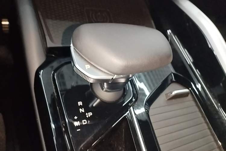 Used Geely Auto Preface 2025 Dongfang Yao 2.0TD Moonlight Edition Gear Lever