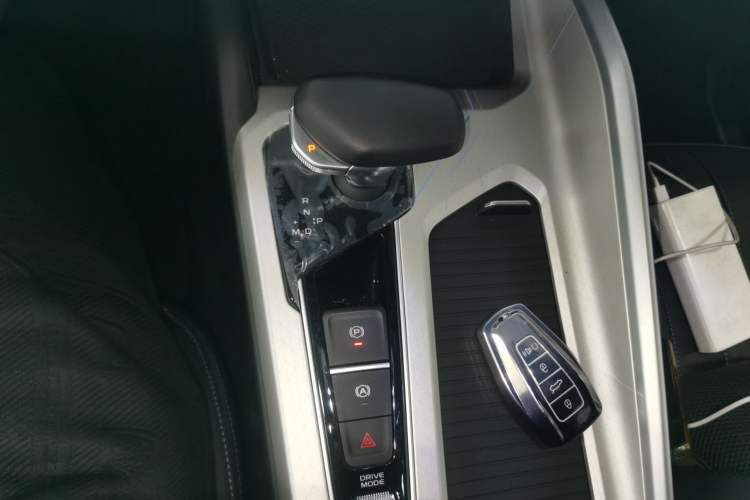 Used Geely Auto Preface 2025 Dongfang Yao 1.5TD Kunlun Edition Gear Lever