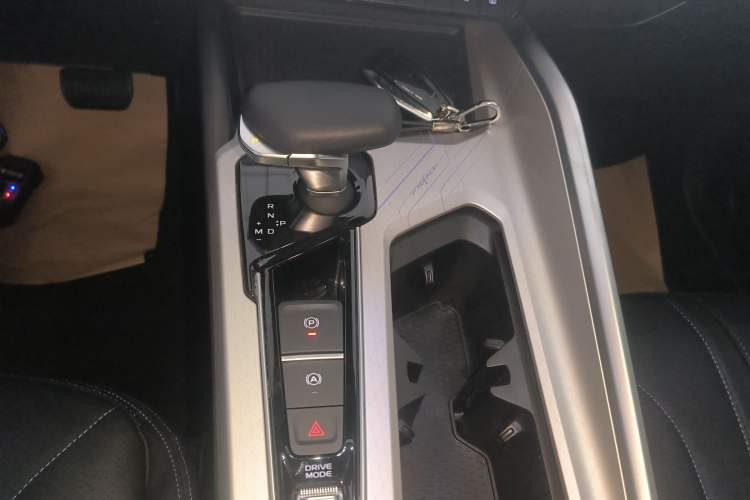 Used Geely Auto Preface 2025 Dongfang Yao 1.5TD Fuyao Edition Gear Lever