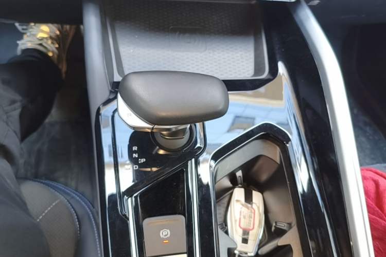 Used Geely Auto Preface 2025 Dongfang Yao 2.0TD Moonlight Edition Gear Lever