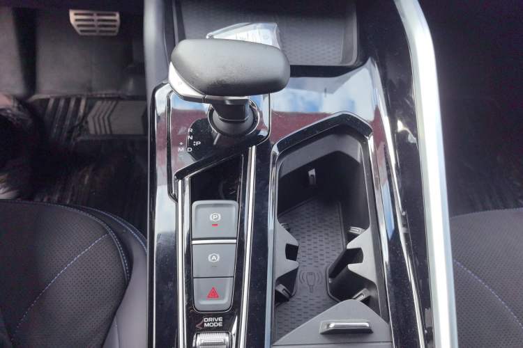Used Geely Auto Preface 2025 Dongfang Yao 2.0TD Moonlight Edition Gear Lever
