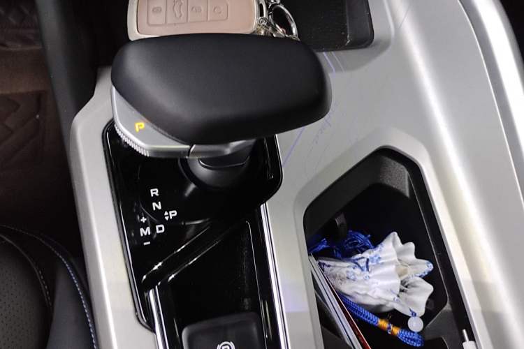 Used Geely Auto Preface 2025 Dongfang Yao 1.5TD Fuyao Edition Gear Lever