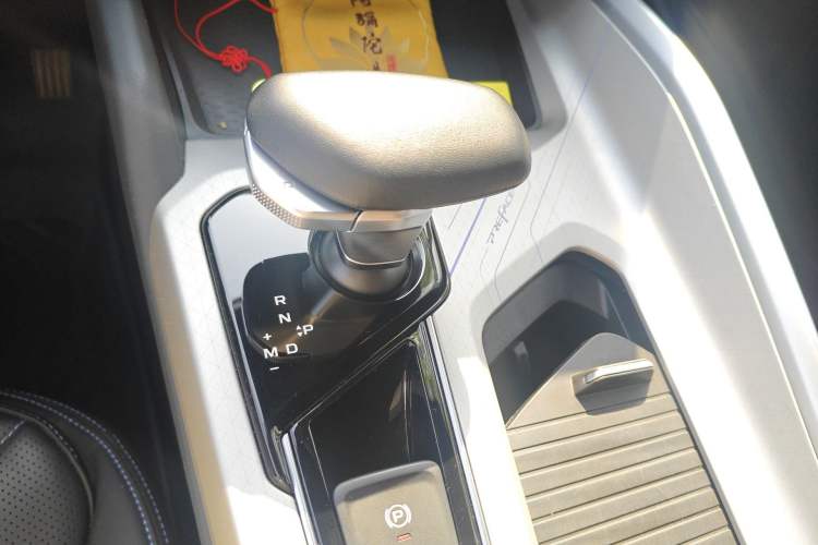 Used Geely Auto Preface 2025 Dongfang Yao 1.5TD Fuyao Edition Gear Lever