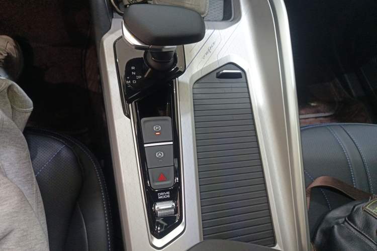 Used Geely Auto Preface 2025 Dongfang Yao 1.5TD Fuyao Edition Gear Lever