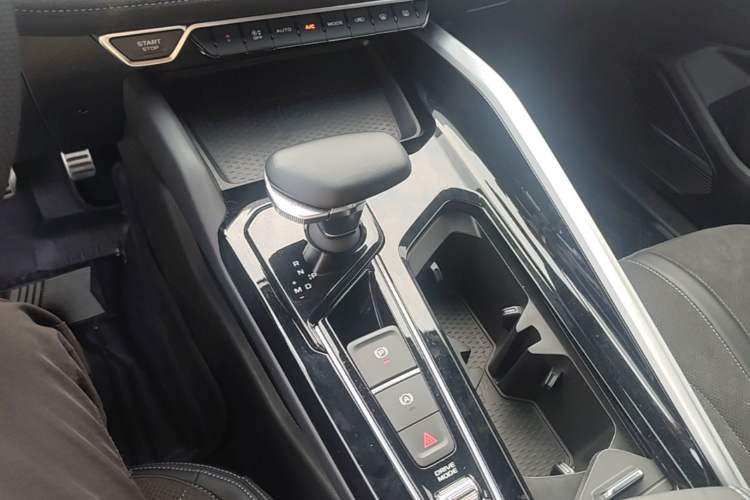 Used Geely Auto Preface 2025 Dongfang Yao 2.0TD Moonlight Edition Gear Lever