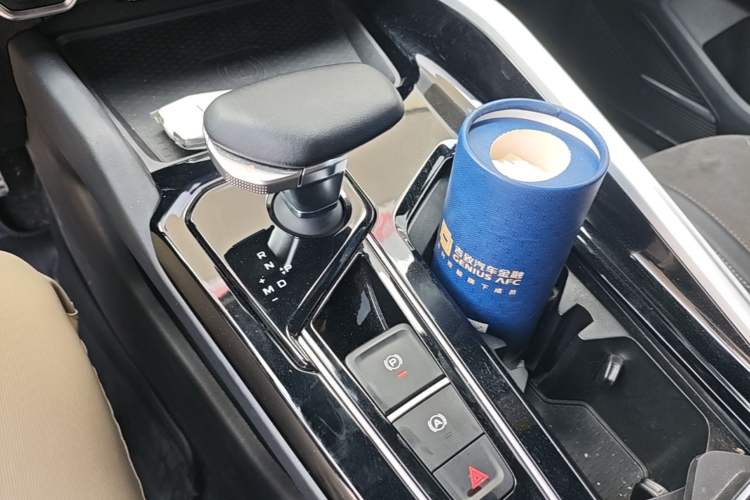 Used Geely Auto Preface 2025 Dongfang Yao 2.0TD Moonlight Edition Gear Lever