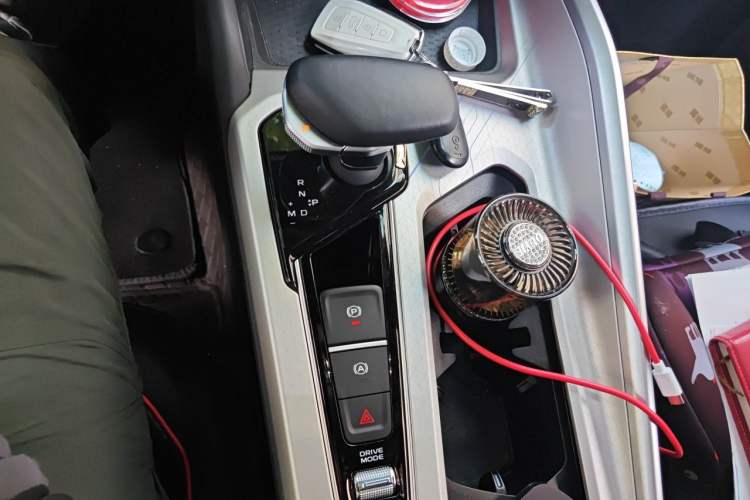Used Geely Auto Preface 2025 Dongfang Yao 1.5TD Kunlun Edition Gear Lever