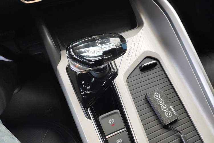Used Geely Auto Preface 2025 Dongfang Yao 1.5TD Kunlun Edition Gear Lever