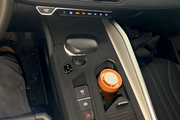 Used Geely Auto Preface 2025 Dongfang Yao 1.5TD Kunlun Edition Gear Lever