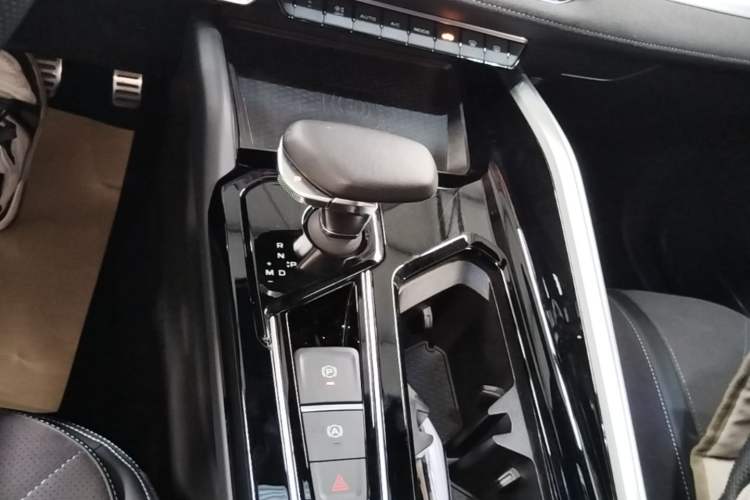 Used Geely Auto Preface 2025 Dongfang Yao 2.0TD Moonlight Edition Gear Lever