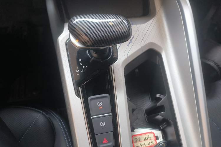 Used Geely Auto Preface 2025 Dongfang Yao 1.5TD Fuyao Edition Gear Lever