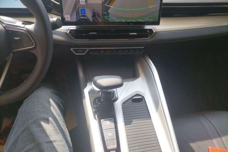 Used Geely Auto Preface 2025 Dongfang Yao 1.5TD Kunlun Edition Gear Lever
