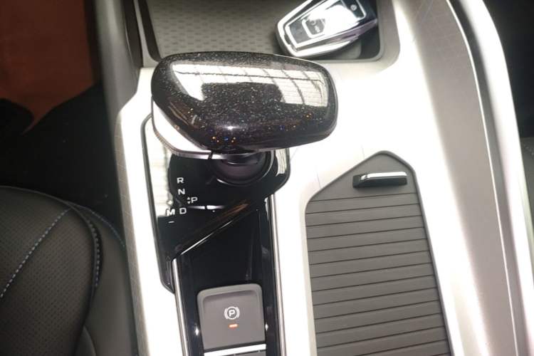Used Geely Auto Preface 2025 Dongfang Yao 1.5TD Kunlun Edition Gear Lever