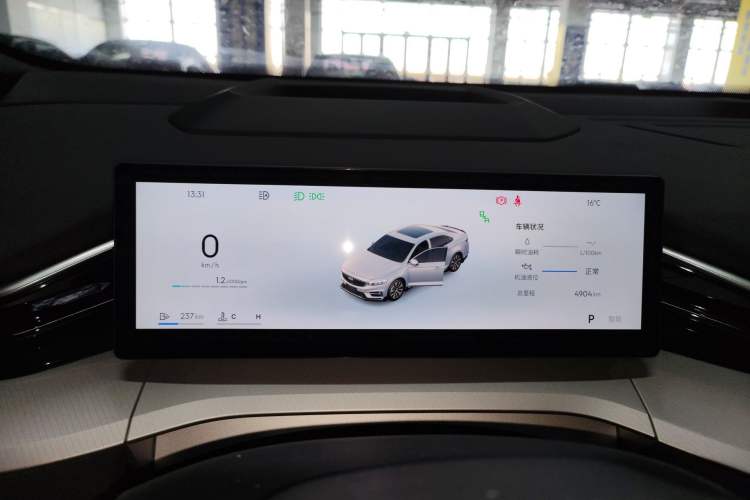 Used Geely Auto Preface 2025 Dongfang Yao 2.0TD Moonlight Edition Instrument Cluster