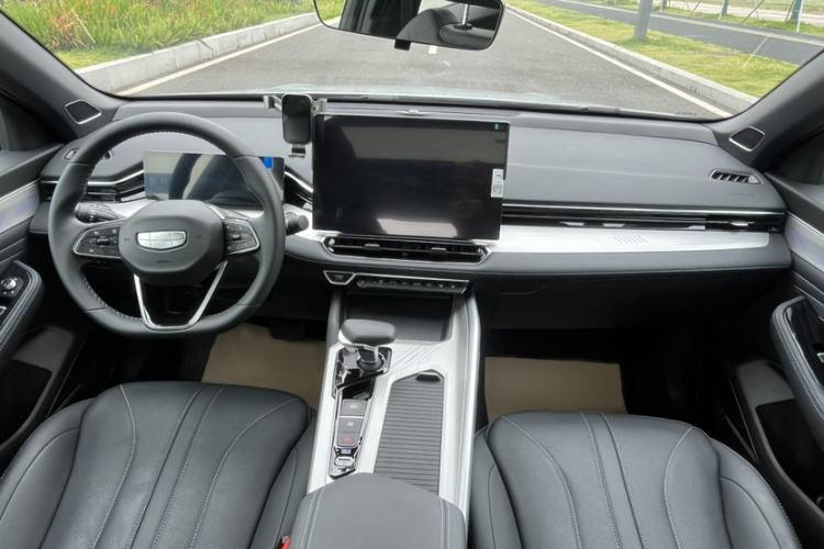 Used Geely Auto Preface 2025 Dongfang Yao 1.5TD Kunlun Edition Interior 1