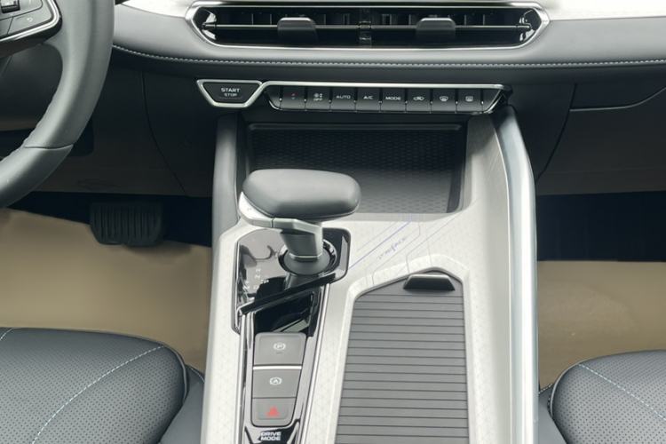 Used Geely Auto Preface 2025 Dongfang Yao 1.5TD Kunlun Edition Interior 12