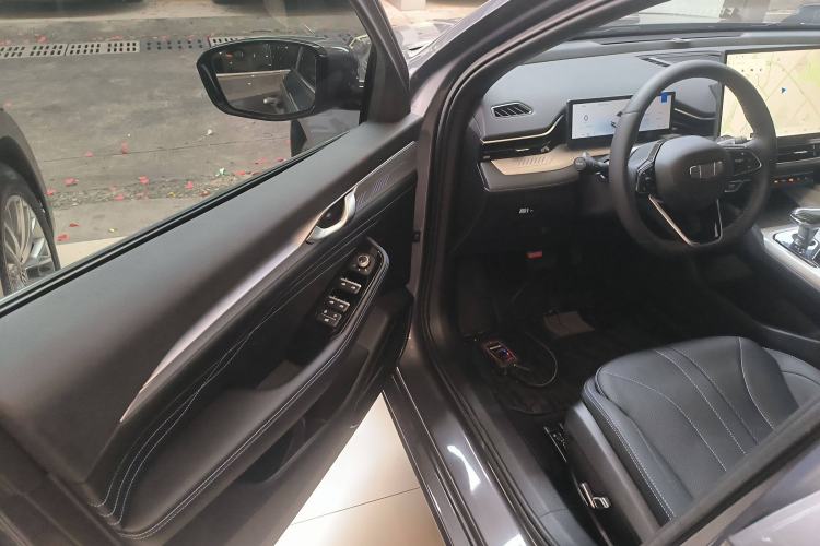 Used Geely Auto Preface 2025 Dongfang Yao 1.5TD Fuyao Edition Interior 3