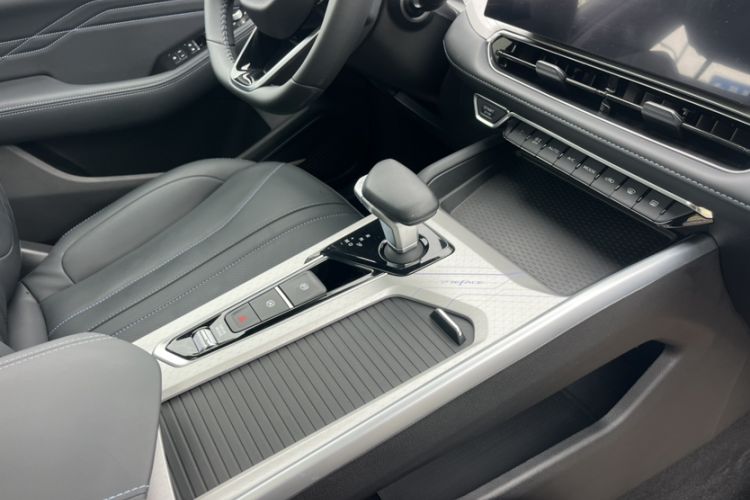 Used Geely Auto Preface 2025 Dongfang Yao 1.5TD Kunlun Edition Interior 9