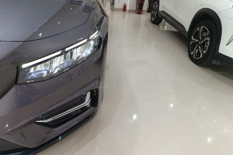 Used Geely Auto Preface 2025 Dongfang Yao 1.5TD Fuyao Edition Left Front Headlight