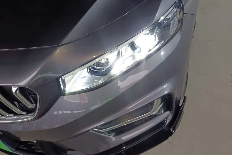 Used Geely Auto Preface 2025 Dongfang Yao 2.0TD Moonlight Edition Left Front Headlight