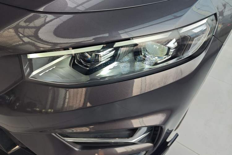 Used Geely Auto Preface 2025 Dongfang Yao 2.0TD Moonlight Edition Left Front Headlight