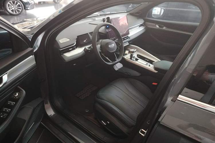 Used Geely Auto Preface 2025 Dongfang Yao 1.5TD Kunlun Edition Left Front Seat