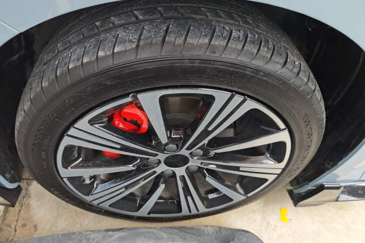 Used Geely Auto Preface 2025 Dongfang Yao 1.5TD Kunlun Edition Left Front Wheel Hub